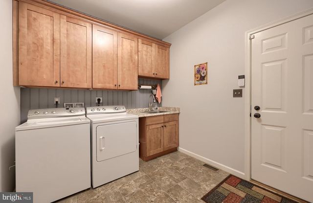 509 BROOKSHIRE DR, Lancaster, PA 17601