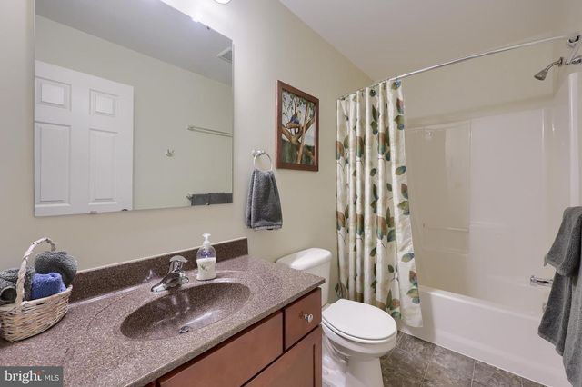 509 BROOKSHIRE DR, Lancaster, PA 17601