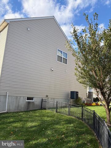 509 BROOKSHIRE DR, Lancaster, PA 17601