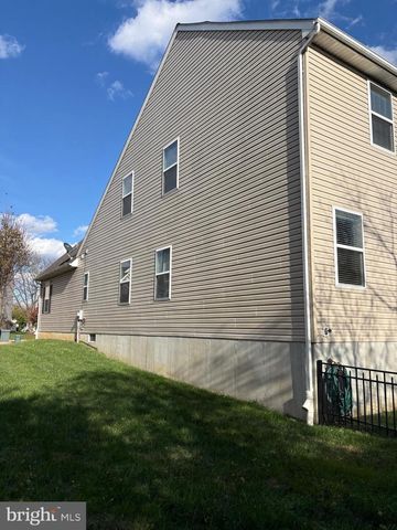 509 BROOKSHIRE DR, Lancaster, PA 17601