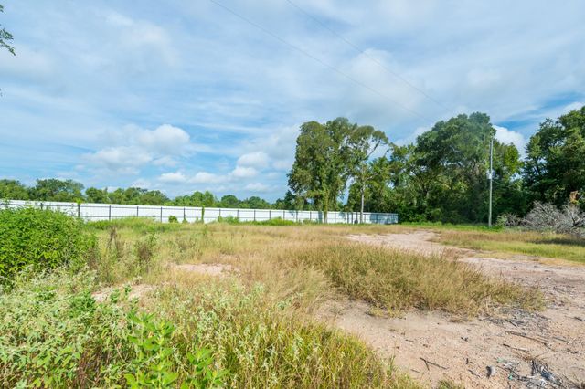 1353 Siedel Road, Brookshire, TX 77423