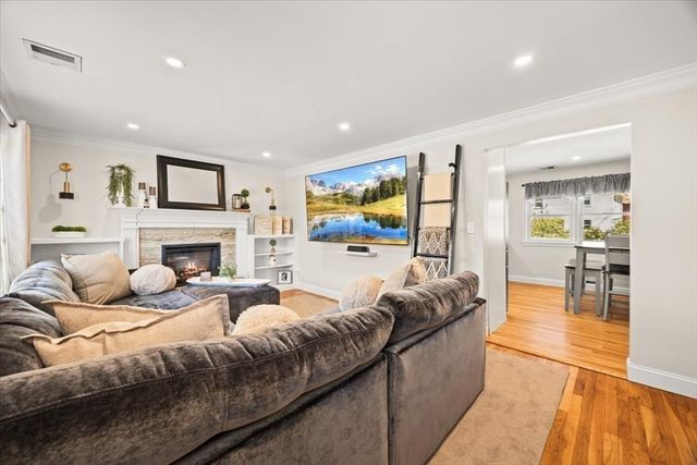 6 Ascension St, Blackstone, MA 01504