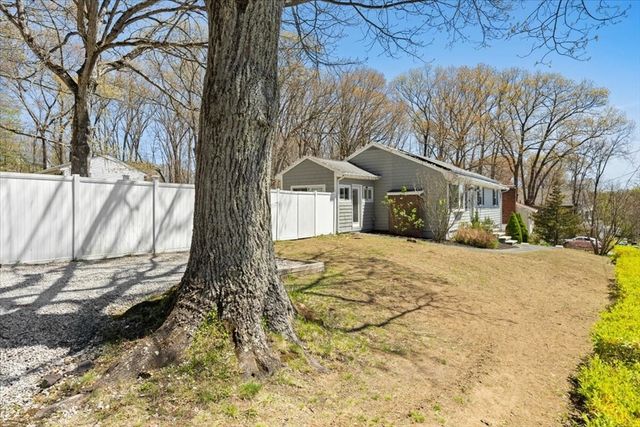 6 Ascension St, Blackstone, MA 01504