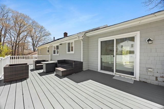 6 Ascension St, Blackstone, MA 01504