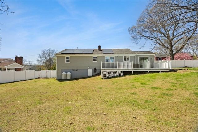 6 Ascension St, Blackstone, MA 01504