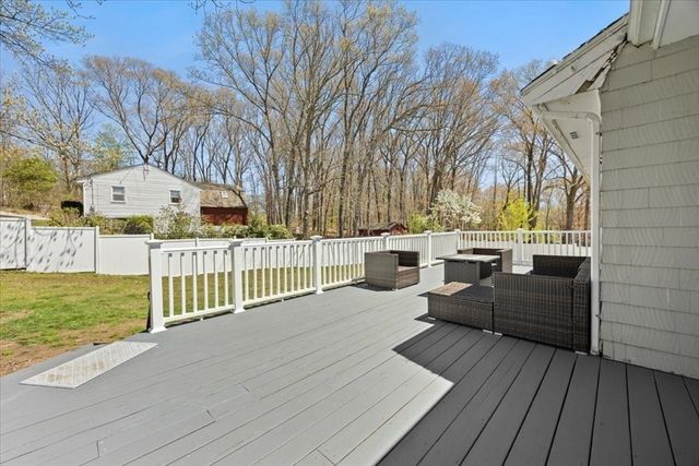 6 Ascension St, Blackstone, MA 01504