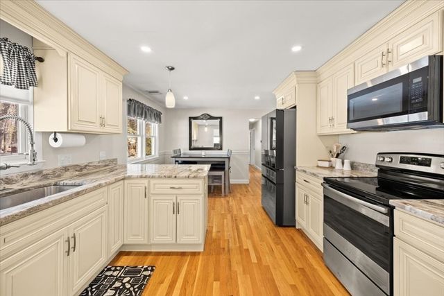 6 Ascension St, Blackstone, MA 01504