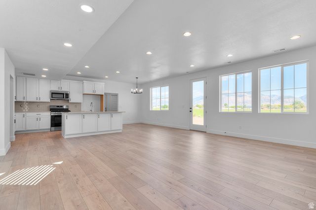 1944 S 2425 W, West Haven, UT 84401