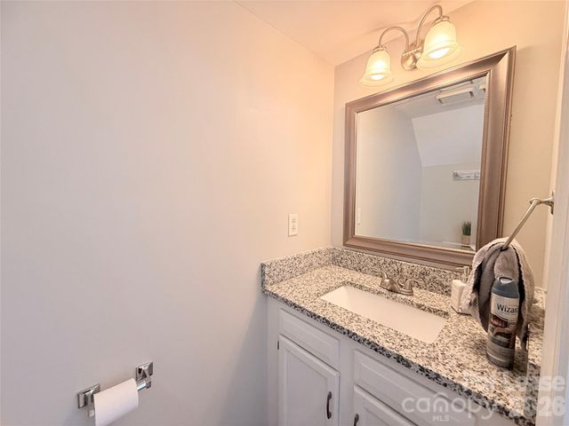 8212 Circle Tree Lane, Charlotte, NC 28277
