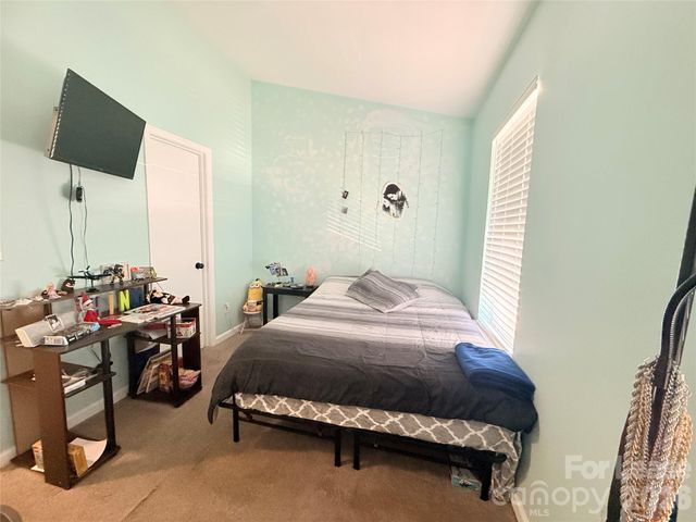 8212 Circle Tree Lane, Charlotte, NC 28277