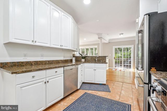 1057 GRAND OAK WAY, Rockville, MD 20852