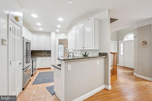 1057 GRAND OAK WAY, Rockville, MD 20852