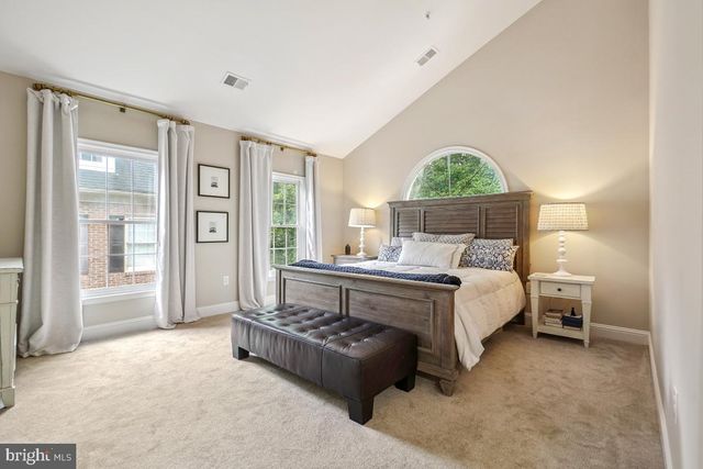 1057 GRAND OAK WAY, Rockville, MD 20852