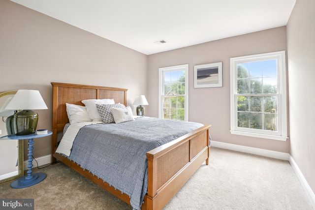 1057 GRAND OAK WAY, Rockville, MD 20852
