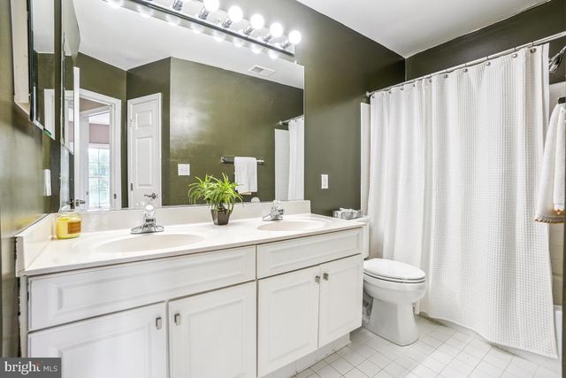 1057 GRAND OAK WAY, Rockville, MD 20852
