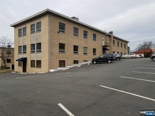 111 Charlotte Place 201A, Englewood Cliffs, NJ 07632