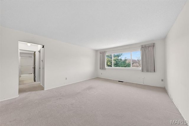 977 Cardello Drive, Manchester, MO 63021