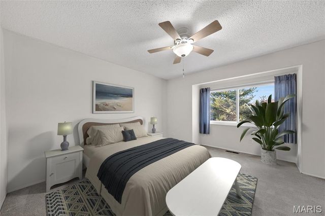 977 Cardello Drive, Manchester, MO 63021