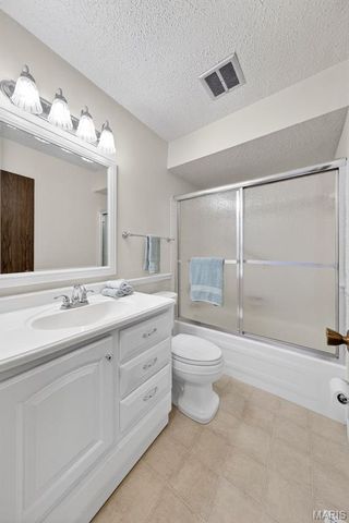 977 Cardello Drive, Manchester, MO 63021