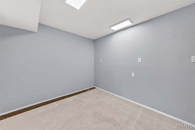 977 Cardello Drive, Manchester, MO 63021