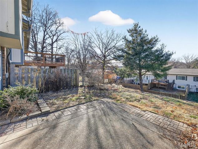 977 Cardello Drive, Manchester, MO 63021