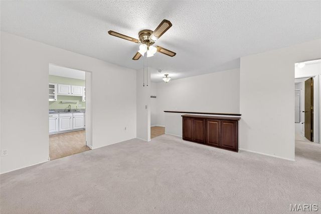 977 Cardello Drive, Manchester, MO 63021