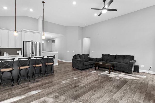 651 Elizabeth Way, Hudson, WI 54016