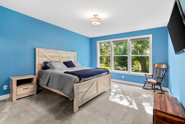 651 Elizabeth Way, Hudson, WI 54016