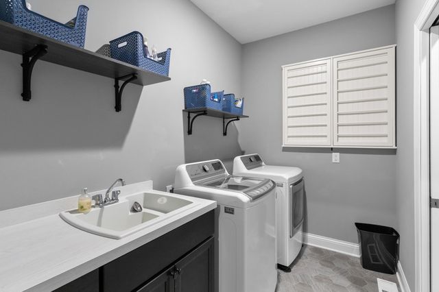 651 Elizabeth Way, Hudson, WI 54016