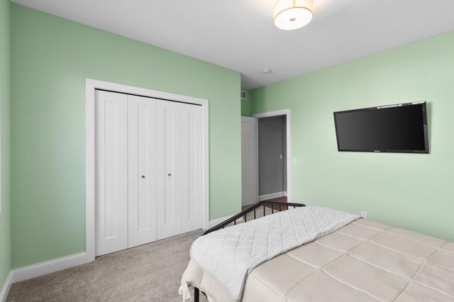 651 Elizabeth Way, Hudson, WI 54016