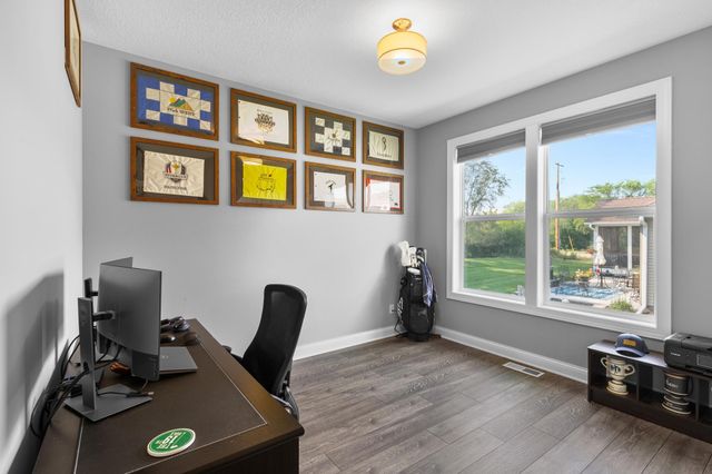 651 Elizabeth Way, Hudson, WI 54016