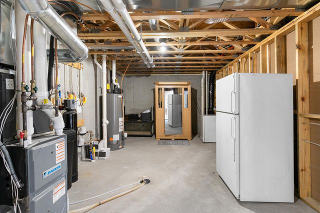 651 Elizabeth Way, Hudson, WI 54016