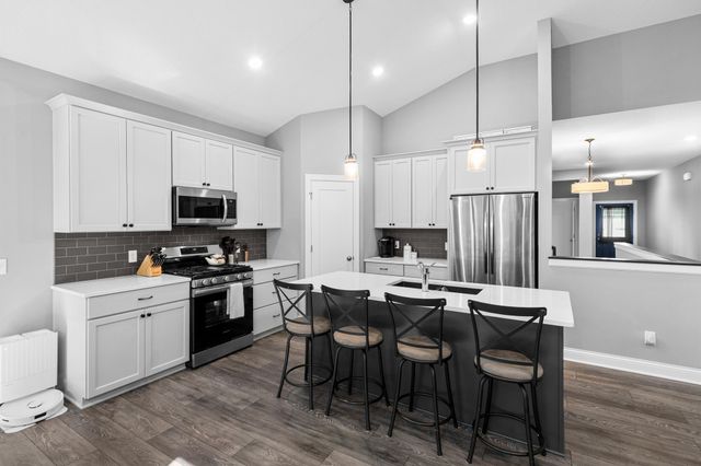 651 Elizabeth Way, Hudson, WI 54016