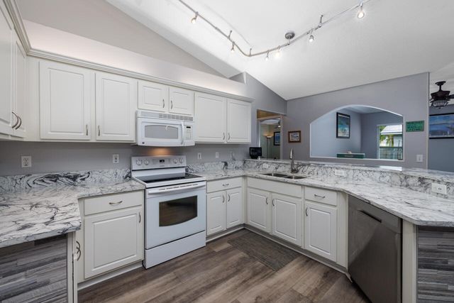 8173 SE Carlton Street, Hobe Sound, FL 33455