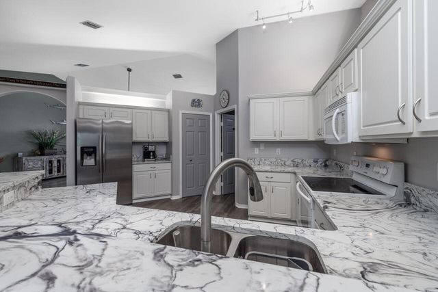 8173 SE Carlton Street, Hobe Sound, FL 33455