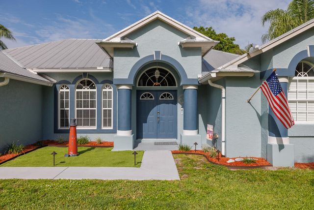 8173 SE Carlton Street, Hobe Sound, FL 33455