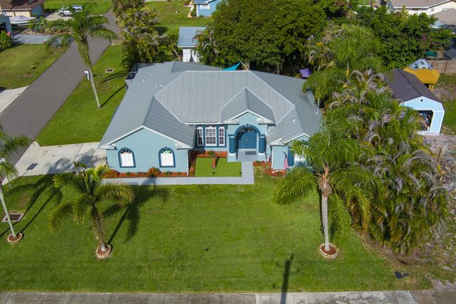 8173 SE Carlton Street, Hobe Sound, FL 33455