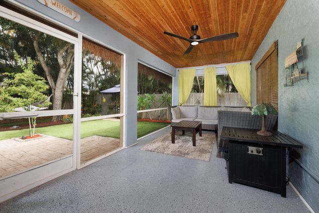8173 SE Carlton Street, Hobe Sound, FL 33455