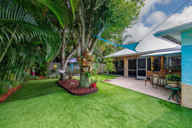 8173 SE Carlton Street, Hobe Sound, FL 33455