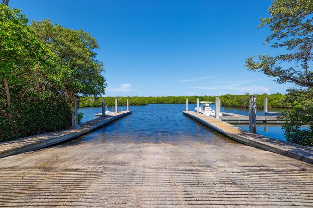 8173 SE Carlton Street, Hobe Sound, FL 33455