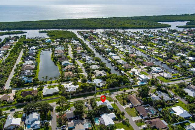 8173 SE Carlton Street, Hobe Sound, FL 33455