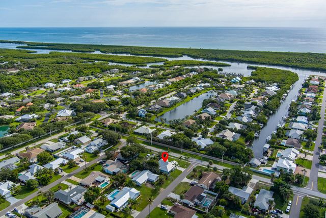8173 SE Carlton Street, Hobe Sound, FL 33455