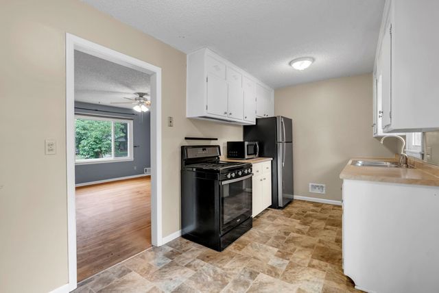 4223 W 9th St N, Wichita, KS 67212