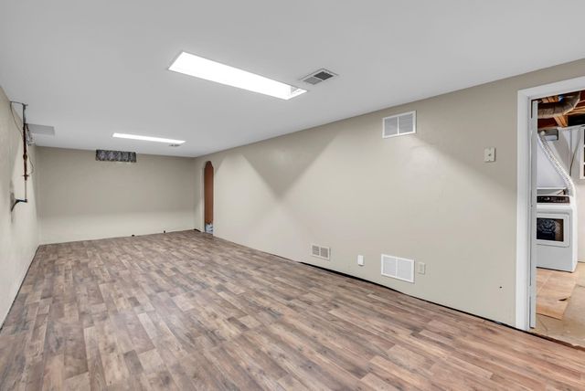 4223 W 9th St N, Wichita, KS 67212