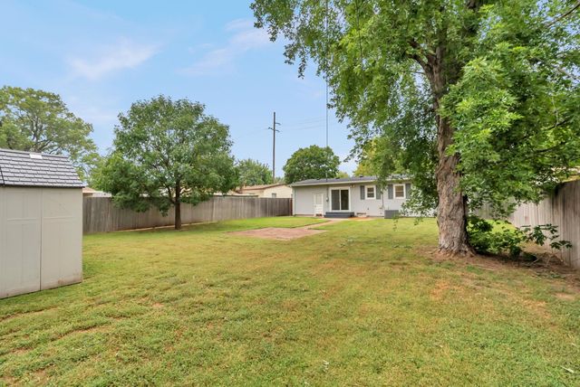 4223 W 9th St N, Wichita, KS 67212