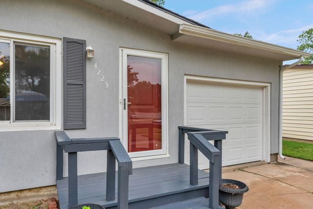 4223 W 9th St N, Wichita, KS 67212