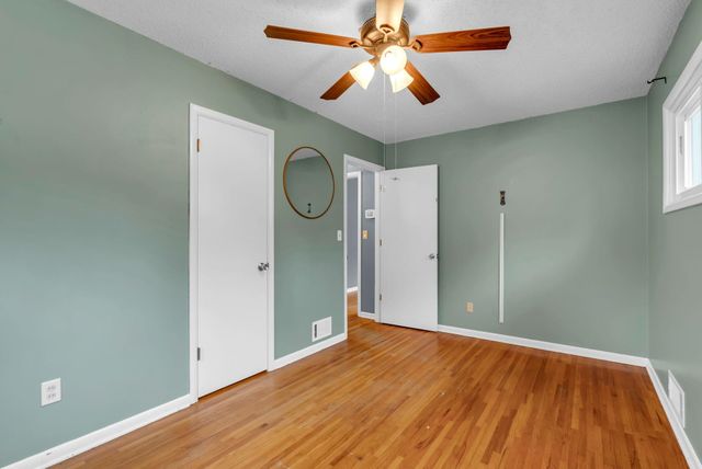 4223 W 9th St N, Wichita, KS 67212