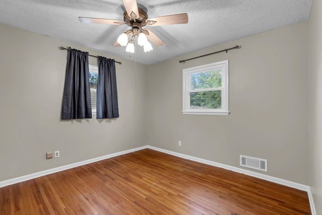 4223 W 9th St N, Wichita, KS 67212