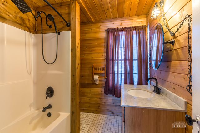 6 Park Side Drive, Jay, NY 12941