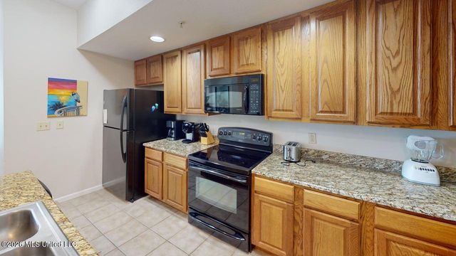 2228 Beach Drive, 404, Gulfport, MS 39507